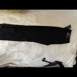 Black Attyre Women’s Cropped Pants